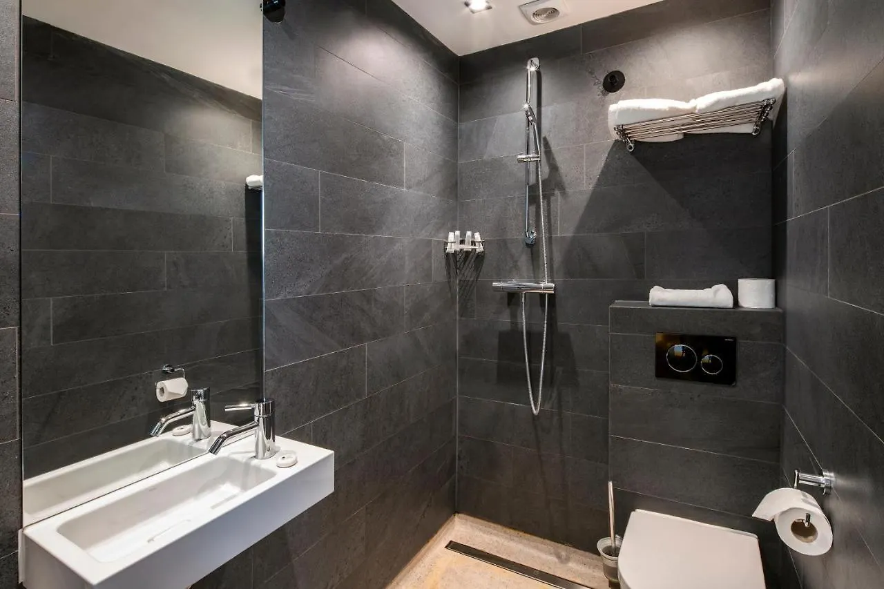 Sotel Amsterdam Central Station 3*,